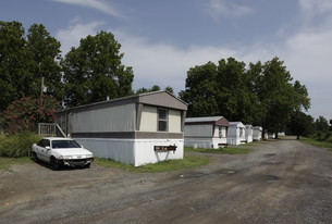 1000 W Locust St Apartments