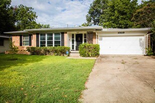 10129 Solta Dr in Dallas, TX - Building Photo