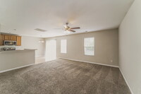 5452 Wyalong Dr in Charlotte, NC - Foto de edificio - Building Photo