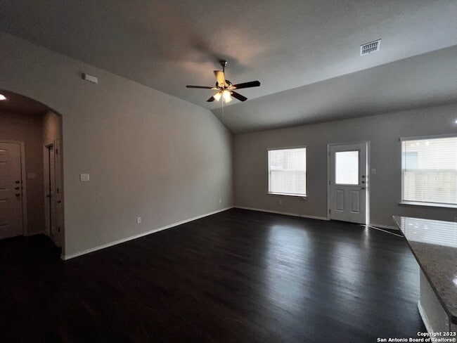 9229 Groff Lndg, Unit 2-Bedroom in private home in Converse, TX - Building Photo - Building Photo