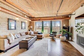 411 W Ontario St in Chicago, IL - Foto de edificio - Building Photo
