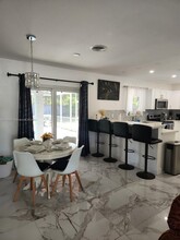 14400 SW 98th Ave in Miami, FL - Building Photo - Building Photo