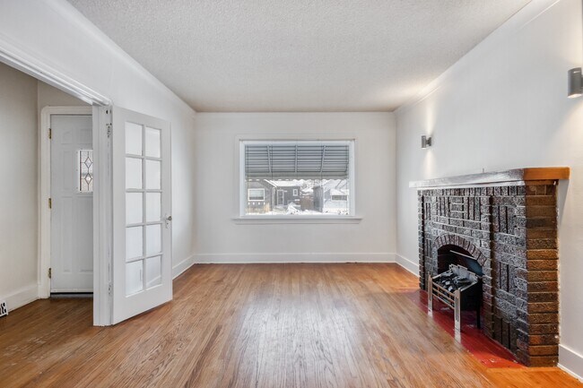 806 Garfield St N in Winnipeg, MB - Building Photo - Building Photo