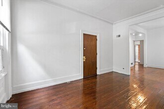 2016 Bainbridge St in Philadelphia, PA - Building Photo - Building Photo