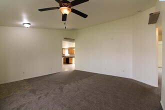 5404 Coolidge Ct in Pasco, WA - Building Photo - Building Photo