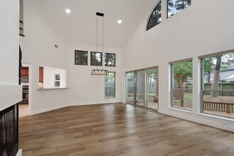 21 N Mossrock Rd in Spring, TX - Building Photo - Building Photo