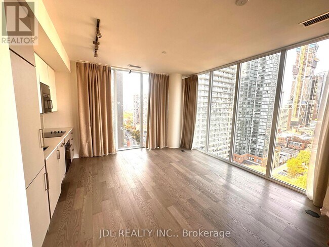 17 Dundonald St in Toronto, ON - Building Photo - Building Photo