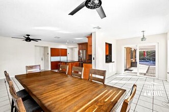 10056 Country Brook Rd in Boca Raton, FL - Foto de edificio - Building Photo