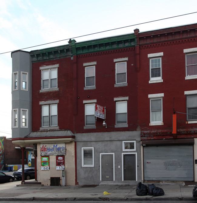 4602 Woodland Ave in Philadelphia, PA - Building Photo - Building Photo