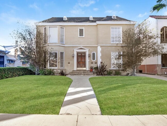 2136 7th Ave