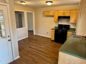 8241 Ashbrook Dr in Southaven, MS - Foto de edificio - Building Photo