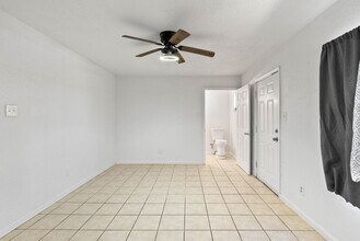 1433 Cambridge Dr in Corpus Christi, TX - Building Photo - Building Photo