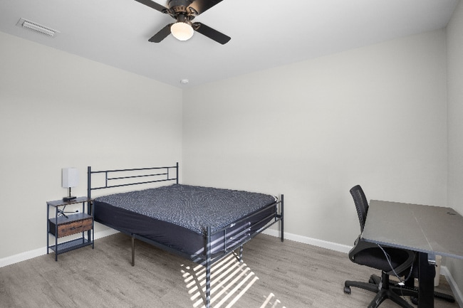 3300 NW 15th Ln in Cape Coral, FL - Building Photo - Building Photo