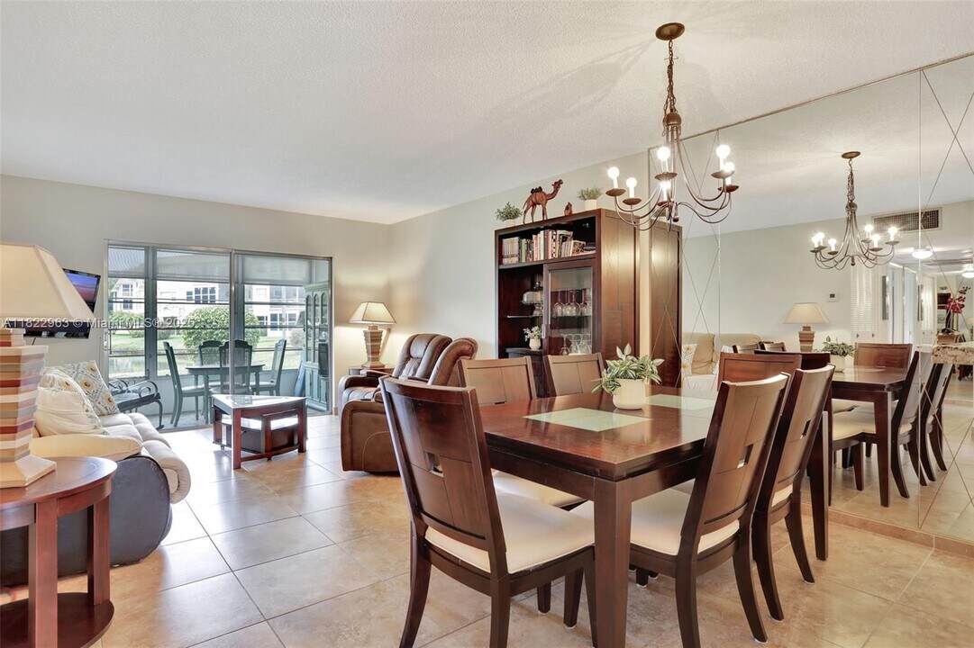 3401 NW 47th Ave in Lauderdale Lakes, FL - Building Photo