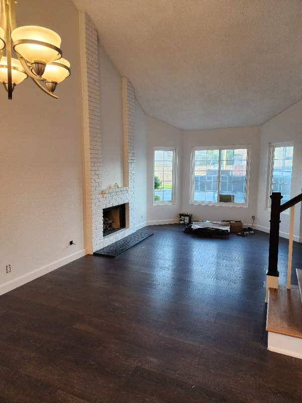 301 Burlington Common in Santa Ana, CA - Foto de edificio - Building Photo