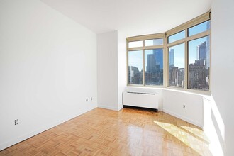 420 W 42nd St, Unit APT 23B in New York, NY - Foto de edificio - Building Photo