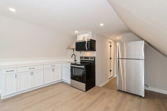 5002 W Gunnison St in Chicago, IL - Building Photo - Building Photo