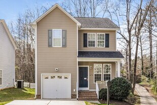 3879 Pin Oak Rd in Raleigh, NC - Building Photo