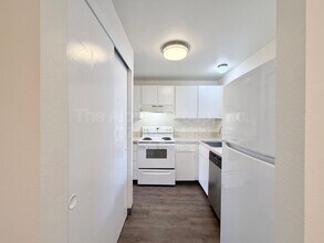 3800 NW Chemult Pl in Portland, OR - Building Photo - Building Photo