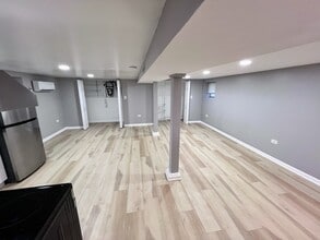 5628 W Eastwood Ave in Chicago, IL - Building Photo - Building Photo