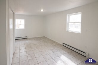 502 S 1st St, Unit Apt. 1 in Lamar, CO - Foto de edificio - Building Photo