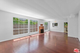 1909 Normandie Ave in Los Angeles, CA - Building Photo - Building Photo