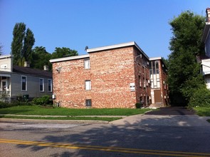 2634 Stanton Ave in Cincinnati, OH - Foto de edificio - Building Photo