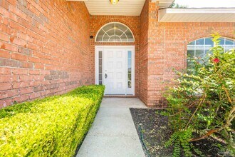 5931 Hermitage Dr in Pensacola, FL - Building Photo - Building Photo