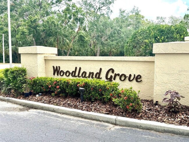4409 Longmeadow in Sarasota, FL - Building Photo - Building Photo