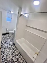 352 S Main St, Unit 1 Garden Apartment in Phillipsburg, NJ - Building Photo - Building Photo