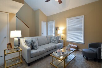 510 E Gillespie St-Unit -D20 in Starkville, MS - Building Photo - Building Photo