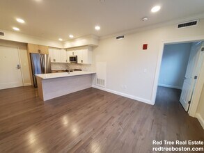 39 Herrick Rd, Unit 202 in Newton, MA - Building Photo - Building Photo