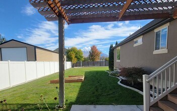 1652 W Brooke St in Lehi, UT - Building Photo - Building Photo