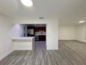 3658 E Bell Dr in Davie, FL - Building Photo - Building Photo