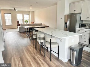 236 Mainstream Dr in Laurel, MD - Building Photo - Building Photo