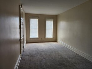 102 Carlisle St, Unit 102B in Hanover, PA - Building Photo - Building Photo