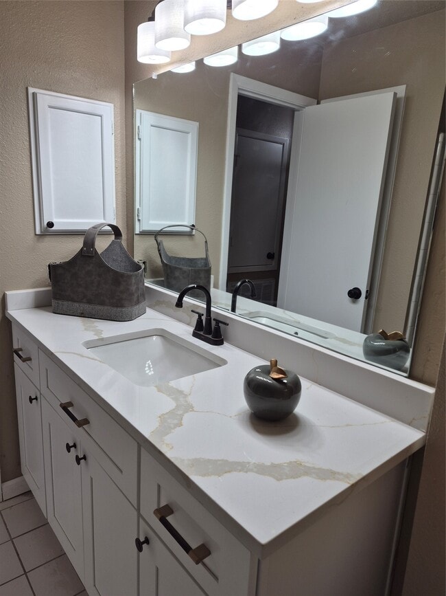 1022 Manorglen Dr in Missouri City, TX - Building Photo - Building Photo