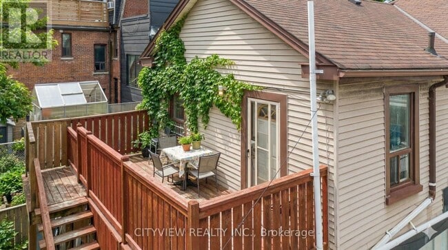 345 Dundas St E in Toronto, ON - Building Photo - Building Photo