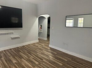 1319 SW 21st Ter in Miami, FL - Building Photo - Building Photo