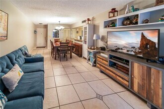 9705 Fontainebleau Blvd in Miami, FL - Building Photo - Building Photo