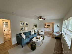379 Utoy Cir SW in Atlanta, GA - Building Photo - Building Photo