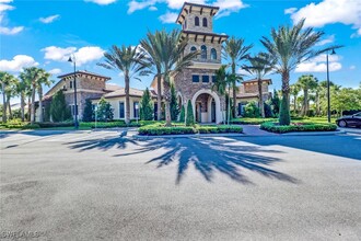 9327 Glenforest Dr in Naples, FL - Building Photo - Building Photo
