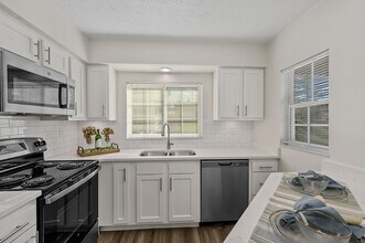 Enclave in Beavercreek, OH - Building Photo - Building Photo