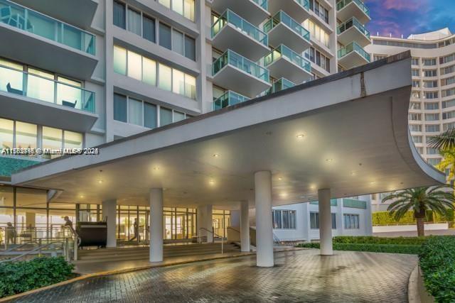 1000 West Ave in Miami Beach, FL - Building Photo - Building Photo