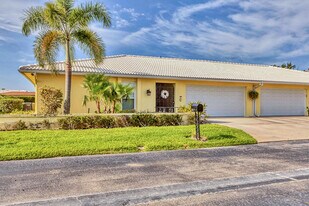 3712 Hampshire Ln in Sarasota, FL - Building Photo