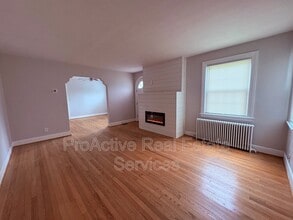 3811 Chatham Cir in Norfolk, VA - Foto de edificio - Building Photo