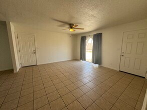 3611 Buena Vista Ave, Unit 4 in Lake Havasu City, AZ - Building Photo - Building Photo