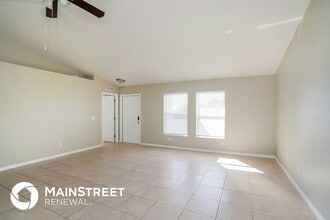 221 NW 25th St in Cape Coral, FL - Foto de edificio - Building Photo