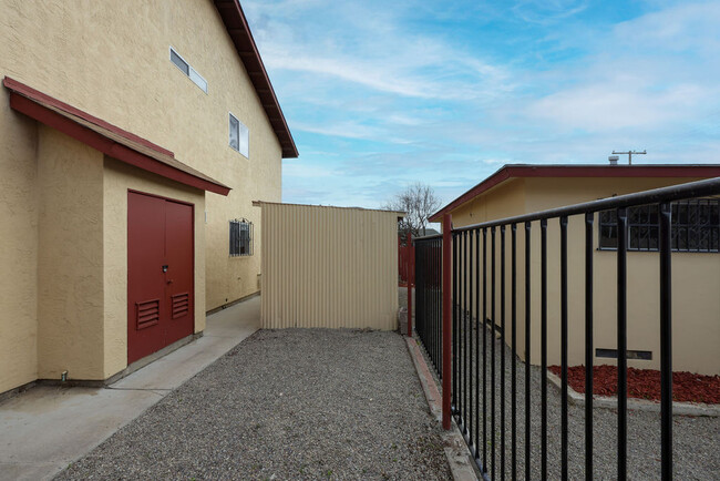 157 W Olive Dr in San Ysidro, CA - Building Photo - Building Photo