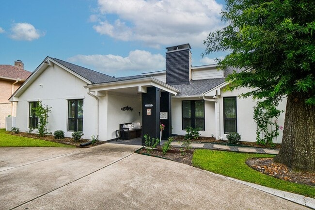 property at 5507 S Braeswood Blvd